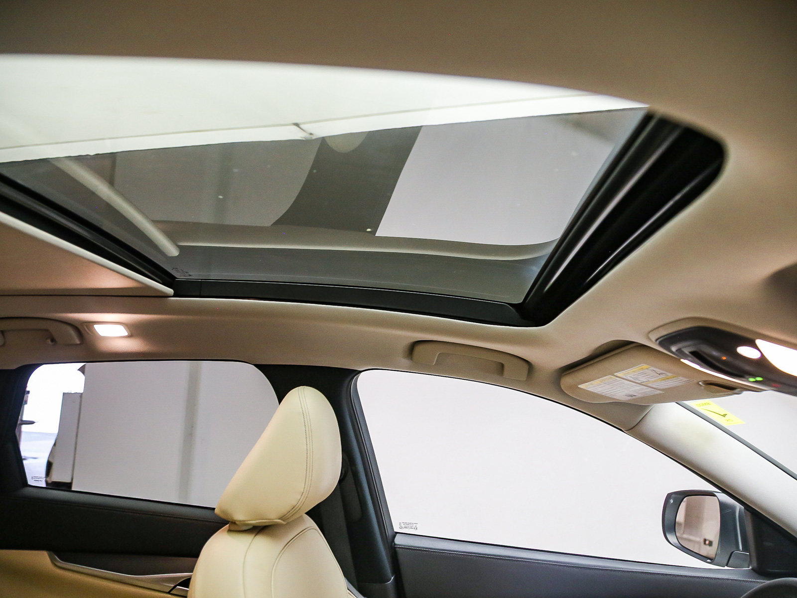 Used 2022 INFINITI QX50 Luxe FWD image 18