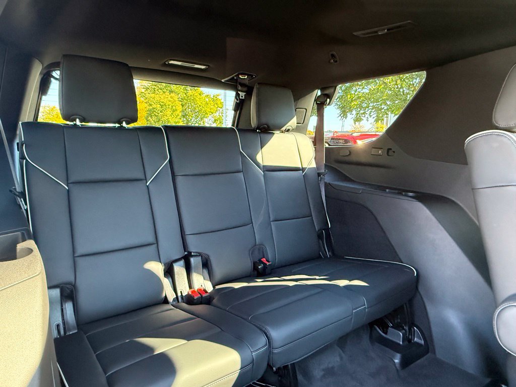 Used 2023 Cadillac Escalade Sport w/ LPO, ONYX Package AWD/4WD image 17