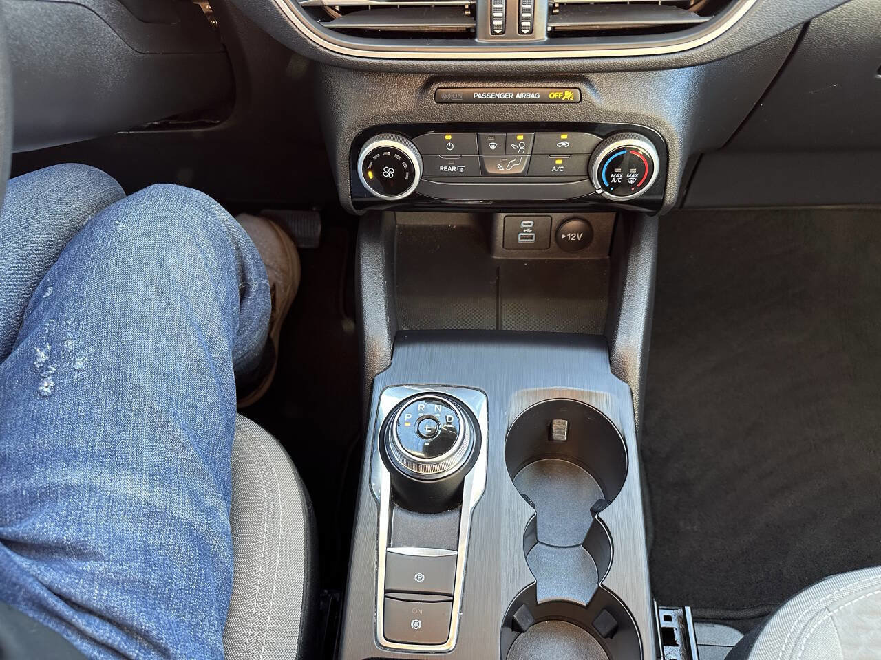 Used 2022 Ford Escape SE image 17