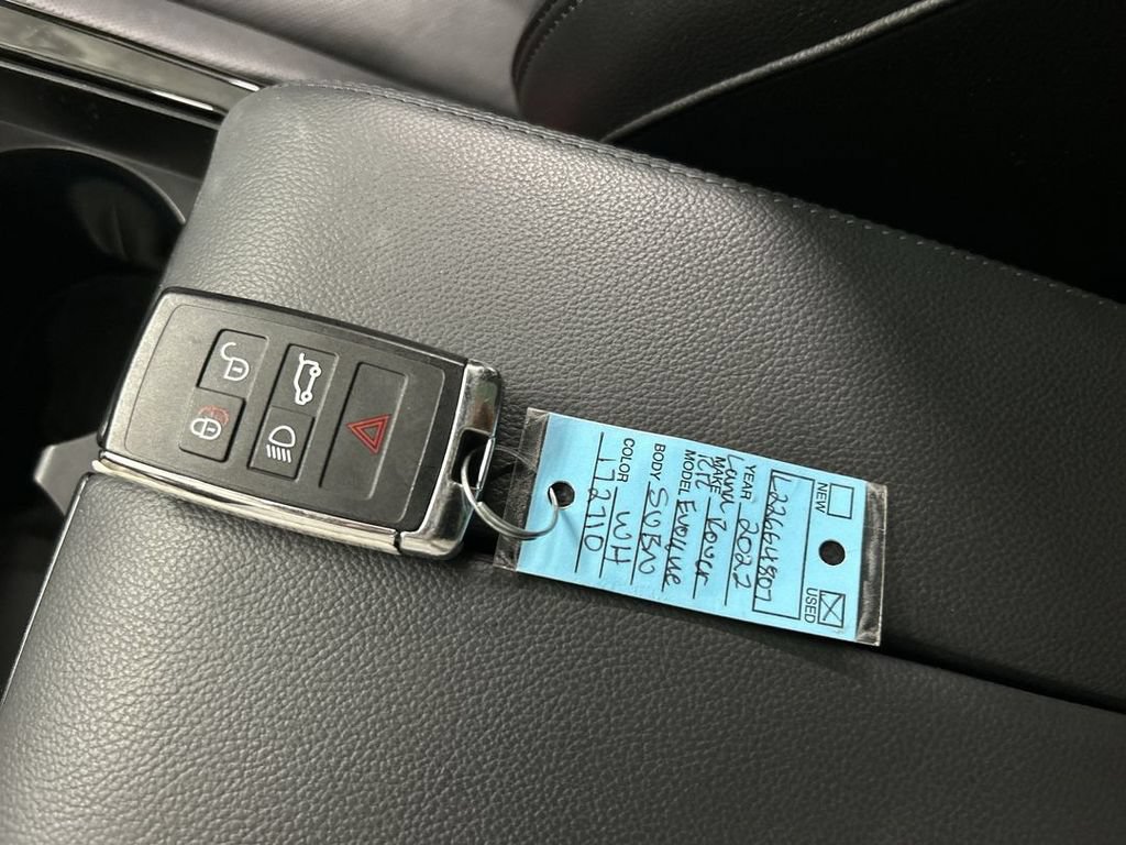 Used 2022 Land Rover Range Rover Evoque R-Dynamic SE AWD/4WD image 12