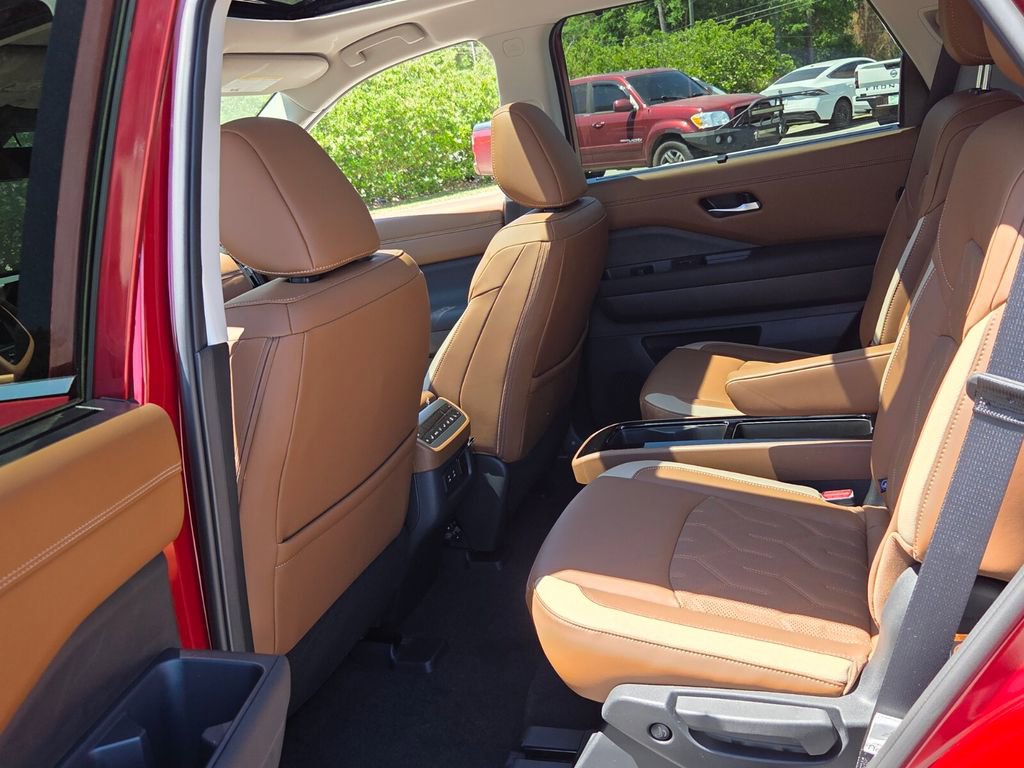 New 2026 Nissan Pathfinder Platinum AWD/4WD image 5