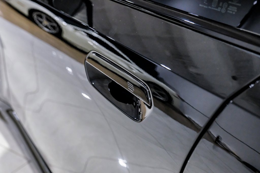 Used 2025 BMW M5 w/ Carbon Package image 42