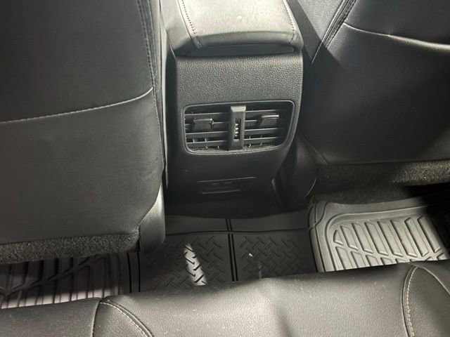 Used 2024 Toyota Corolla Cross XLE FWD image 9