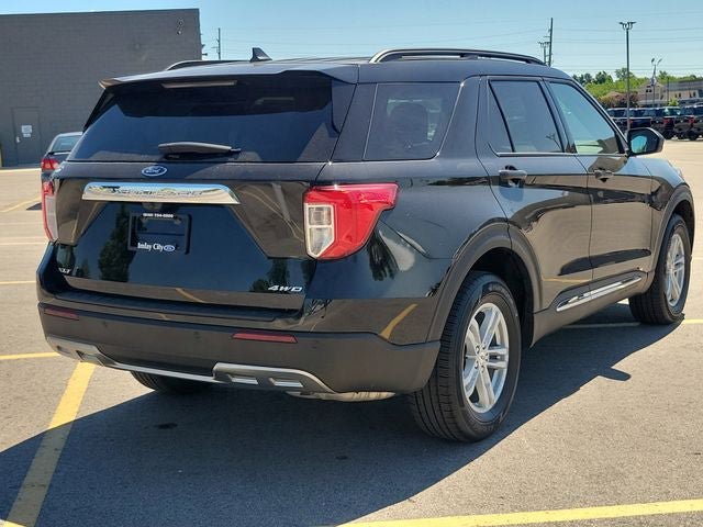 Certified 2024 Ford Explorer XLT w/ Equipment Group 202A AWD/4WD image 4