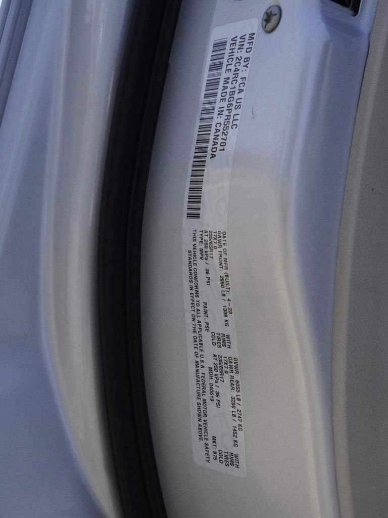 Certified 2023 Chrysler Pacifica Touring-L FWD image 32