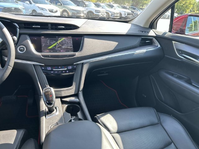 Used 2017 Cadillac XT5 Luxury w/ Driver Awareness Package FWD image 16