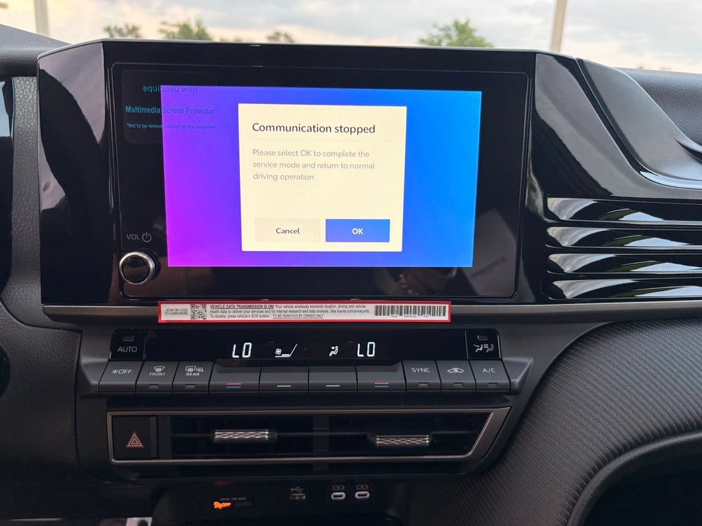 Used 2026 Toyota Camry Hybrid FWD image 13