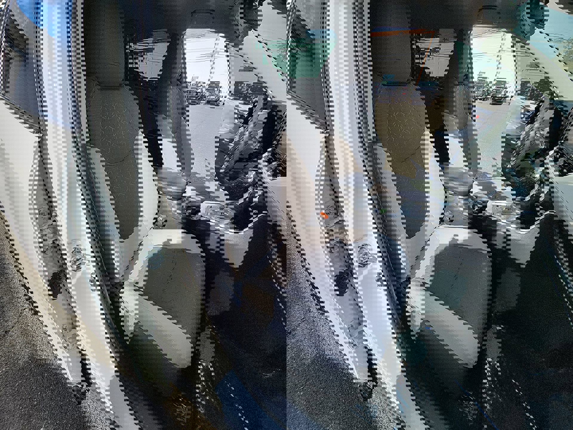 Used 2021 Toyota RAV4 XLE image 24