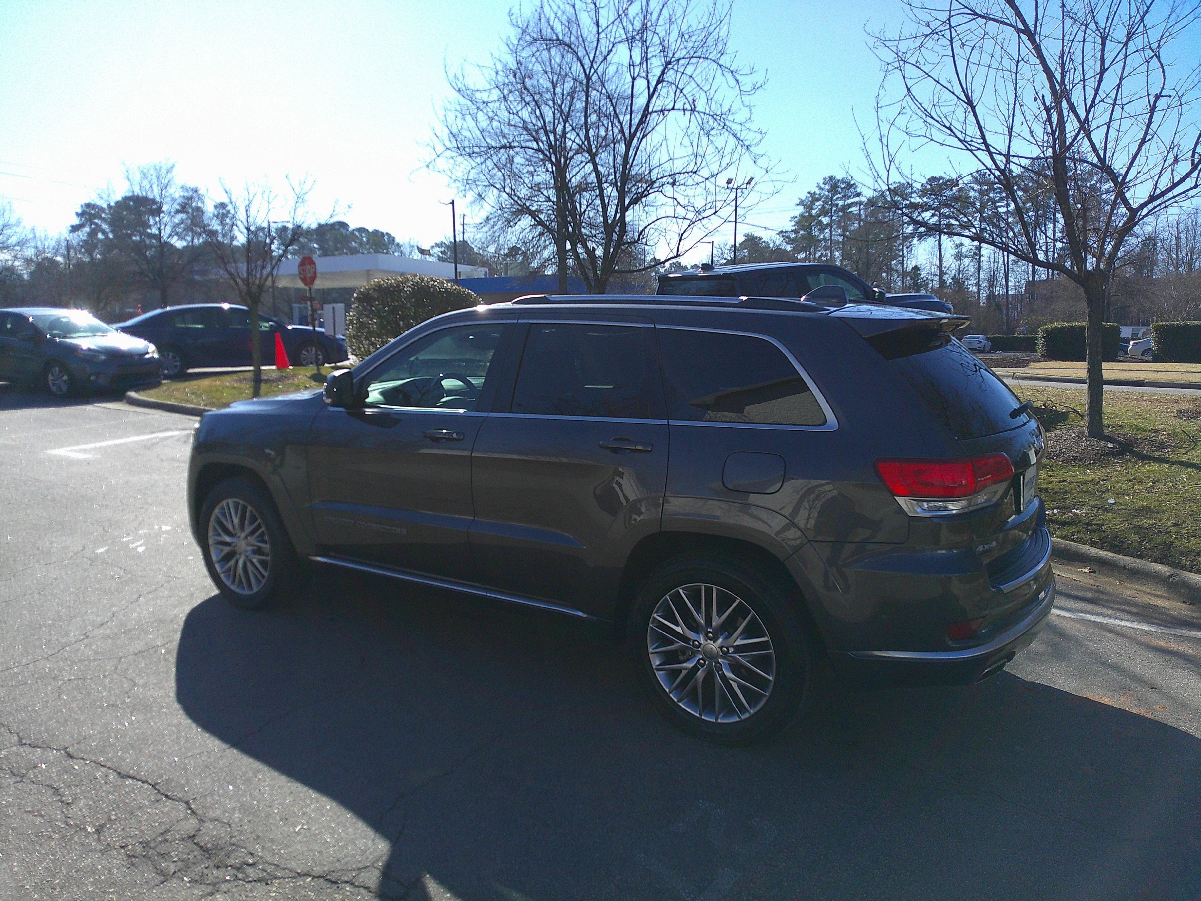 Used 2017 Jeep Grand Cherokee Summit w/ Platinum Series Group image 9