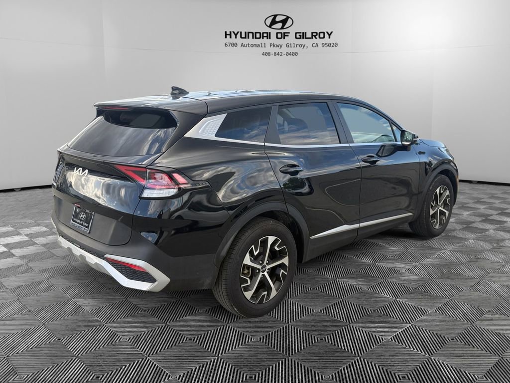 Used 2024 Kia Sportage EX image 3