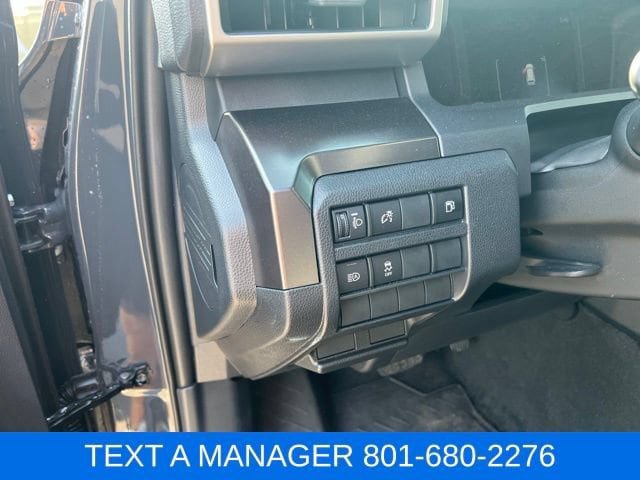 Used 2025 Toyota 4Runner SR5 AWD/4WD image 19