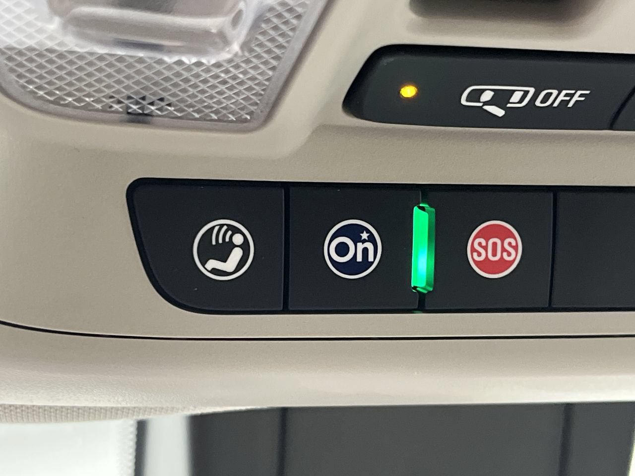 Certified 2024 GMC Terrain Denali w/ Denali Premium Package AWD/4WD image 30