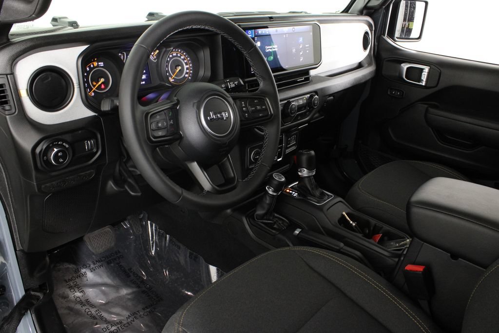 Used 2025 Jeep Gladiator Sport AWD/4WD image 16