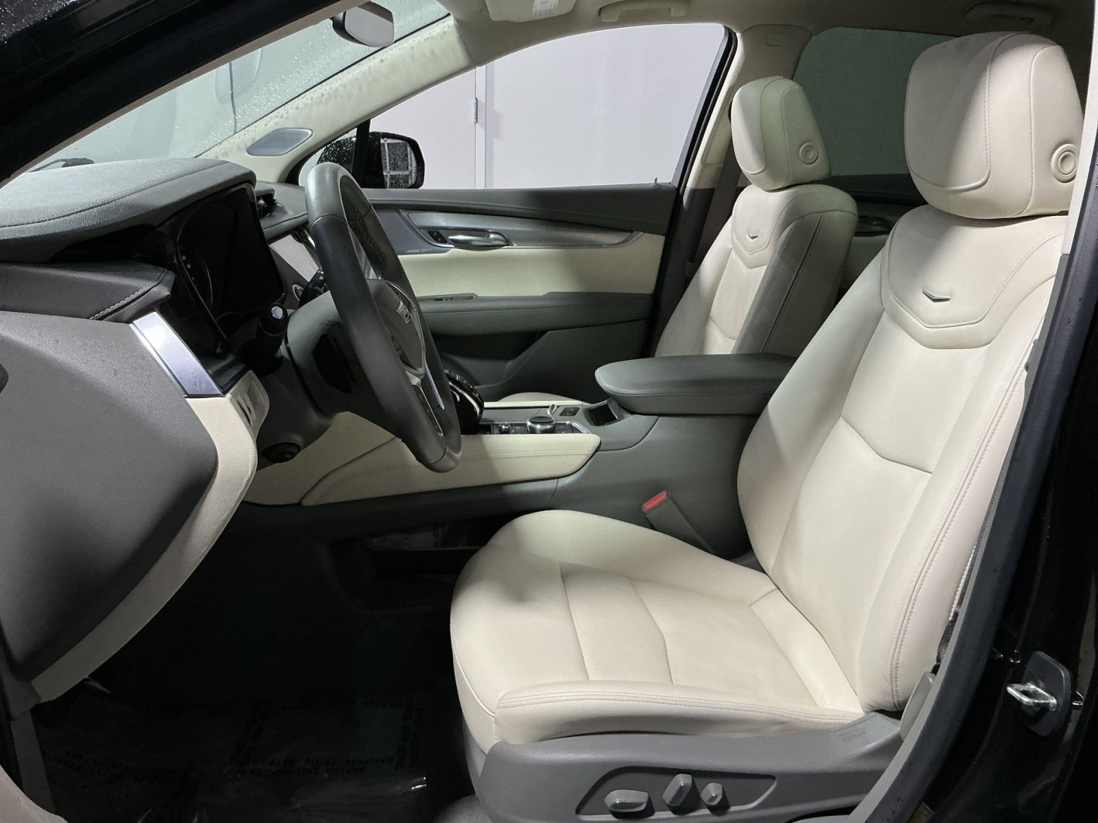Used 2024 Cadillac XT5 Premium Luxury w/ LPO, Floor Liner Package AWD/4WD image 14