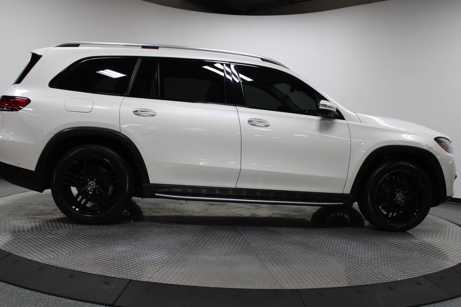 Used 2021 Mercedes-Benz GLS 450 4MATIC image 11