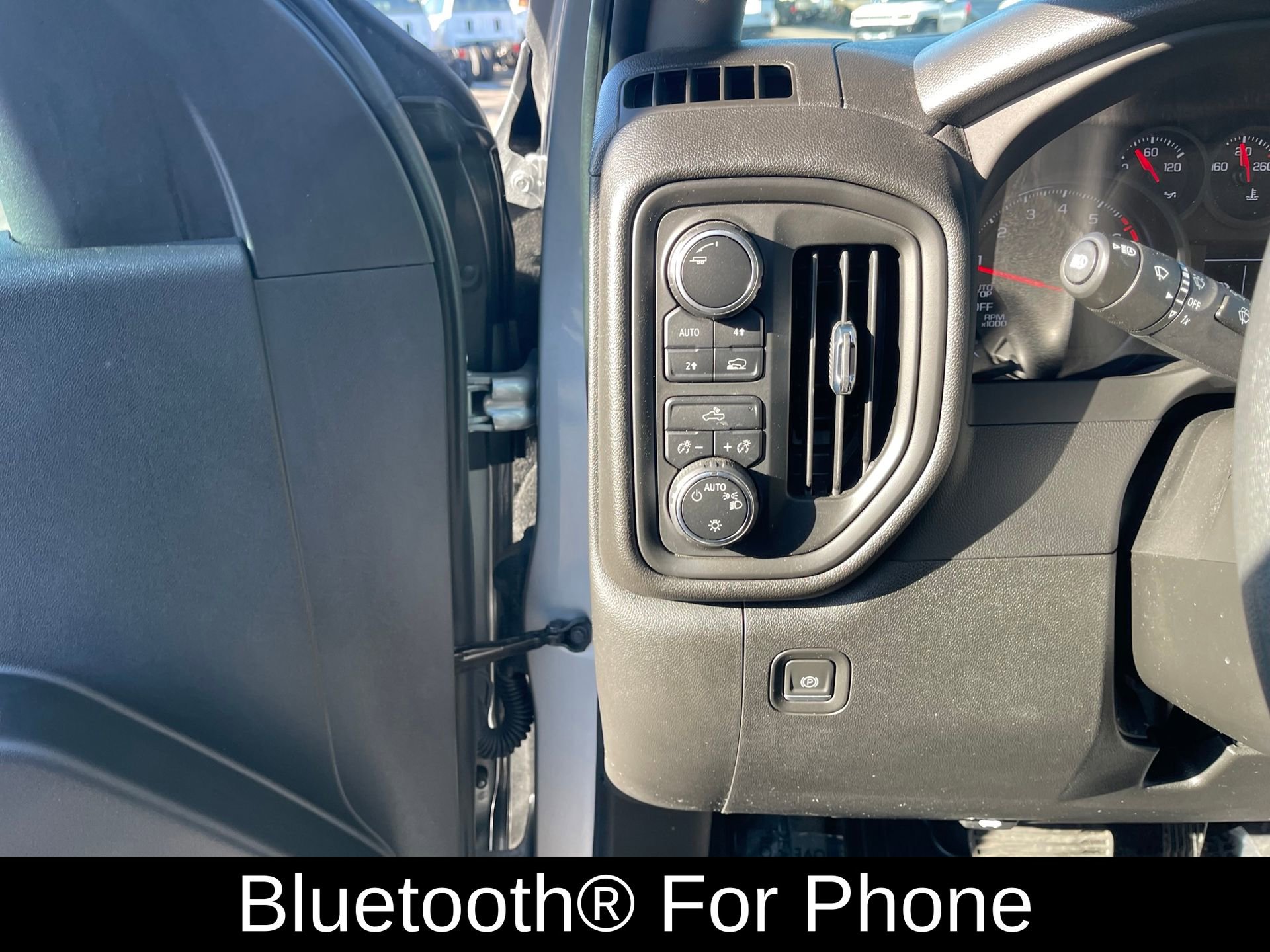 Used 2023 Chevrolet Silverado 1500 Custom image 15