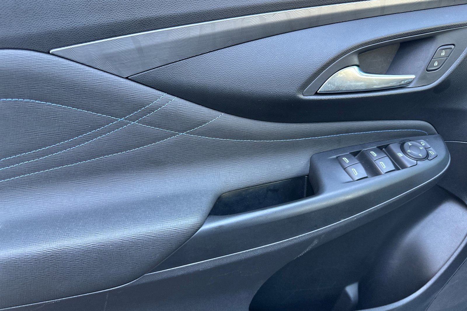 Certified 2025 Buick Envista Sport Touring image 11