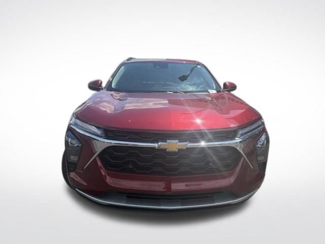 Used 2025 Chevrolet Trax LT w/ Driver Confidence Package FWD image 2