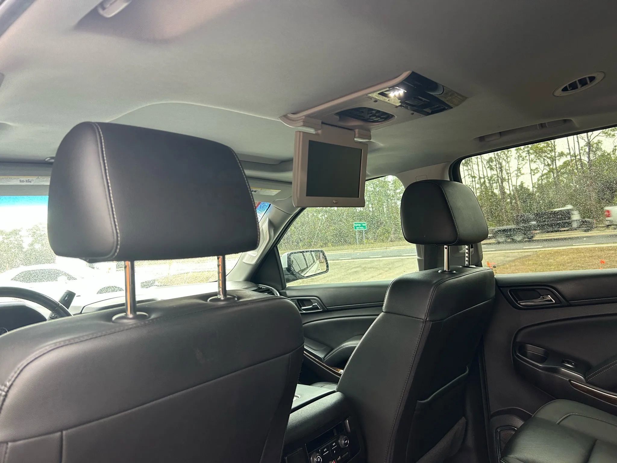 Used 2016 Chevrolet Suburban LT image 12