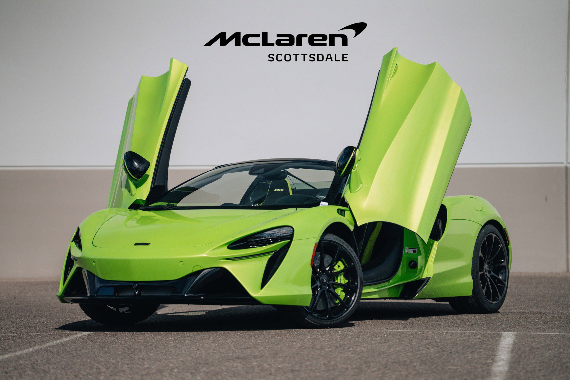 Used 2025 McLaren Artura Spider image 2