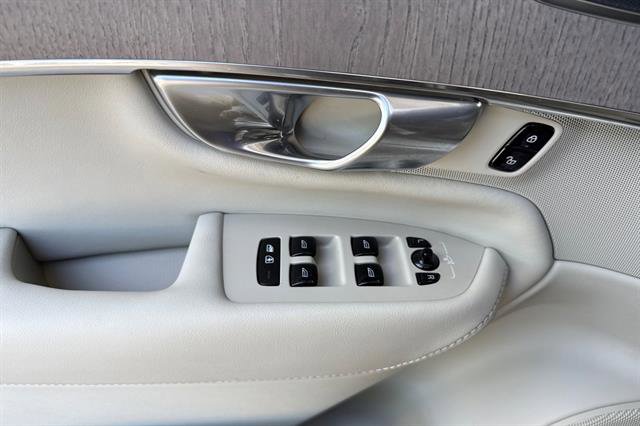Certified 2024 Volvo XC90 B5 Plus w/ Protection Package Premier image 10