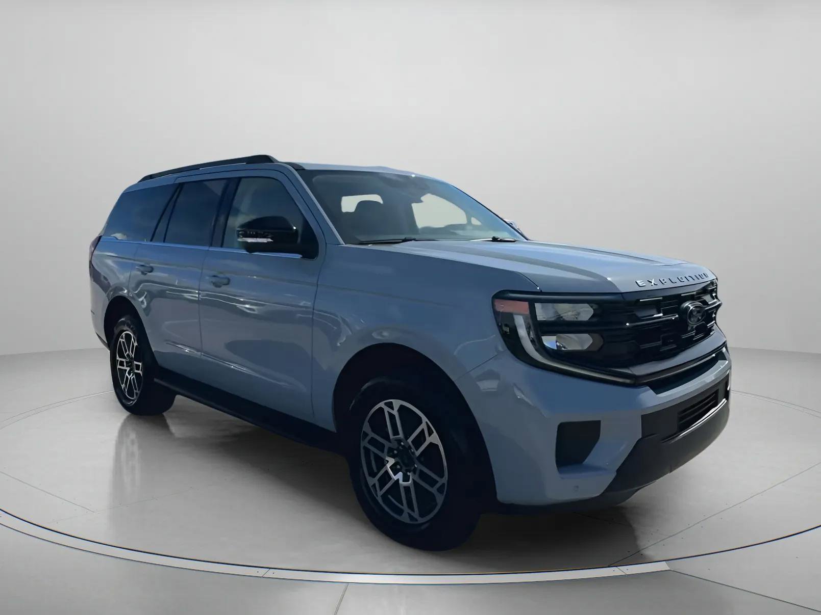 New 2025 Ford Expedition Active image 3