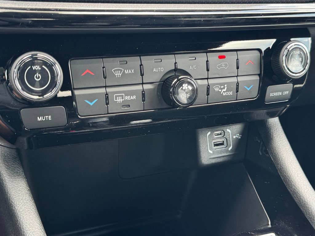 New 2026 Jeep Compass Limited w/ Sun, Sound & Navigation Group AWD/4WD image 20