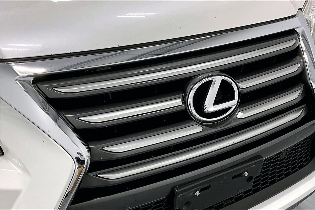 Used 2017 Lexus GX 460 image 38