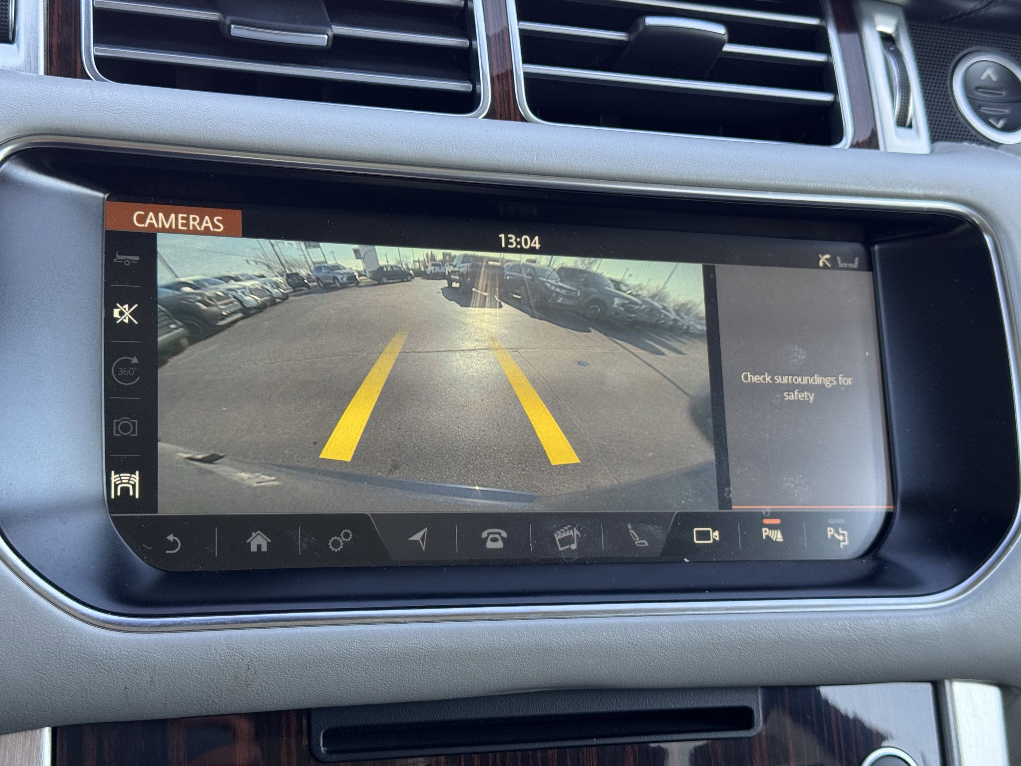 Used 2017 Land Rover Range Rover Autobiography image 9