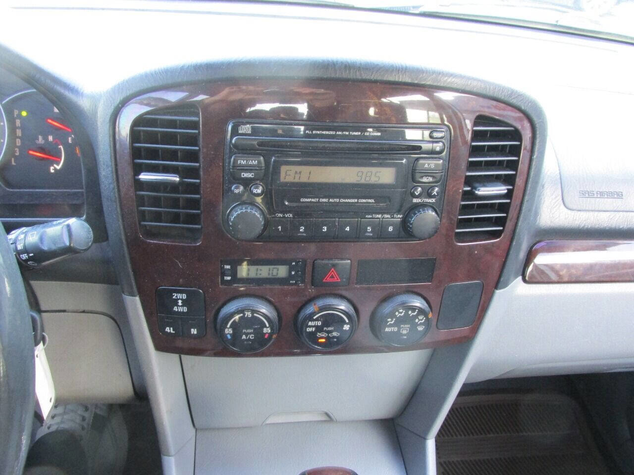 Used 2005 Suzuki XL7 LX image 46
