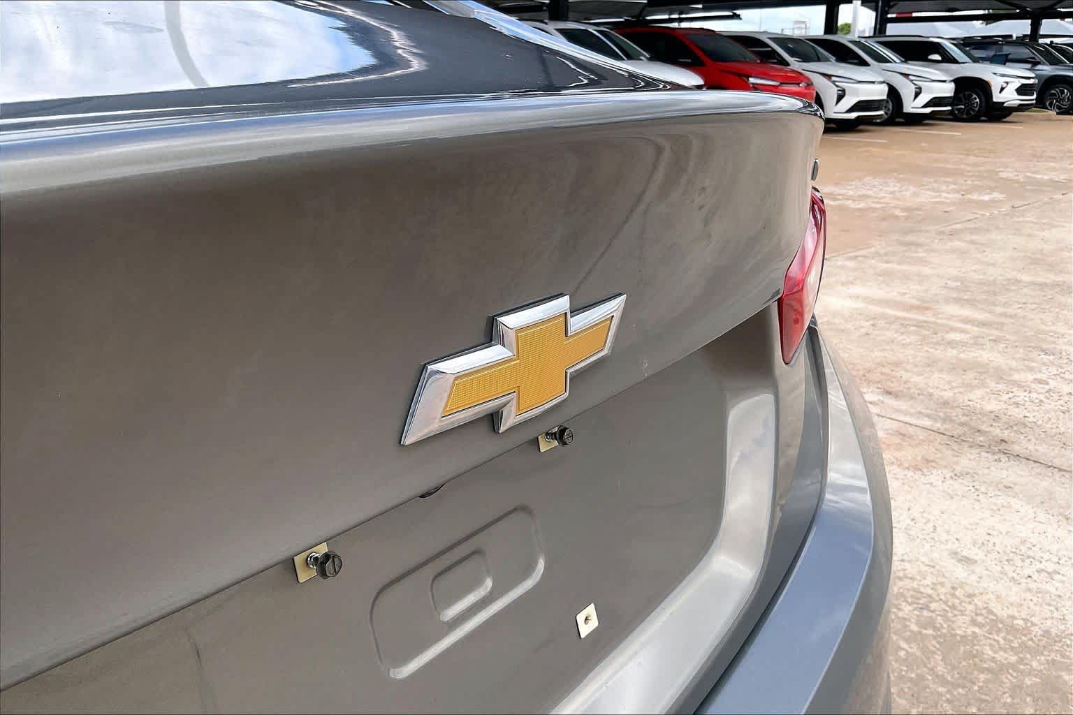 Used 2017 Chevrolet Malibu LT FWD image 30