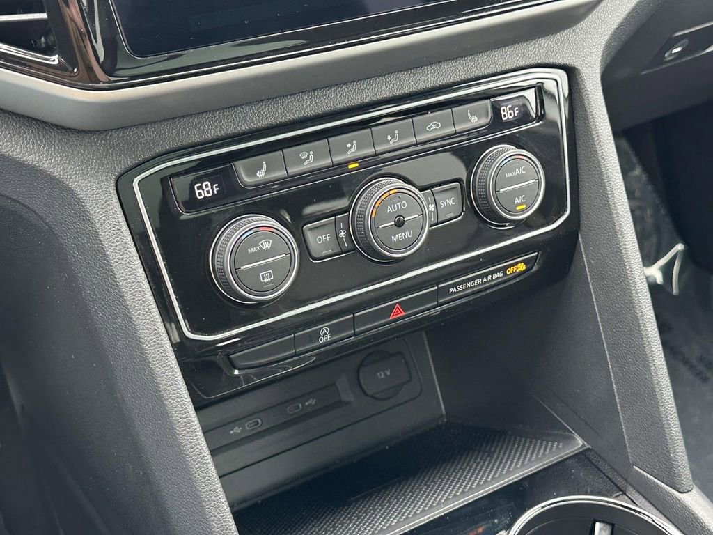 Used 2023 Volkswagen Atlas Cross Sport SE w/ Panoramic Sunroof Package image 30