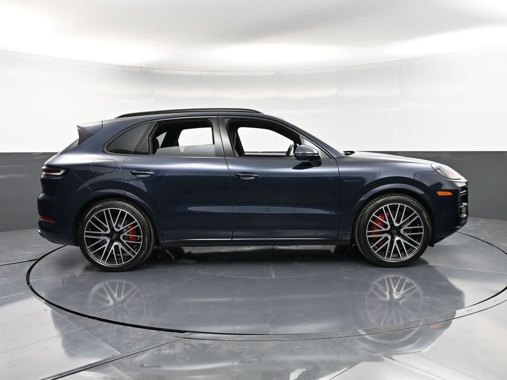 New 2025 Porsche Cayenne Turbo image 9