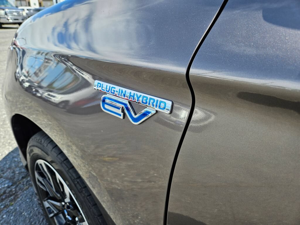 Used 2018 Mitsubishi Outlander SEL AWD/4WD image 9
