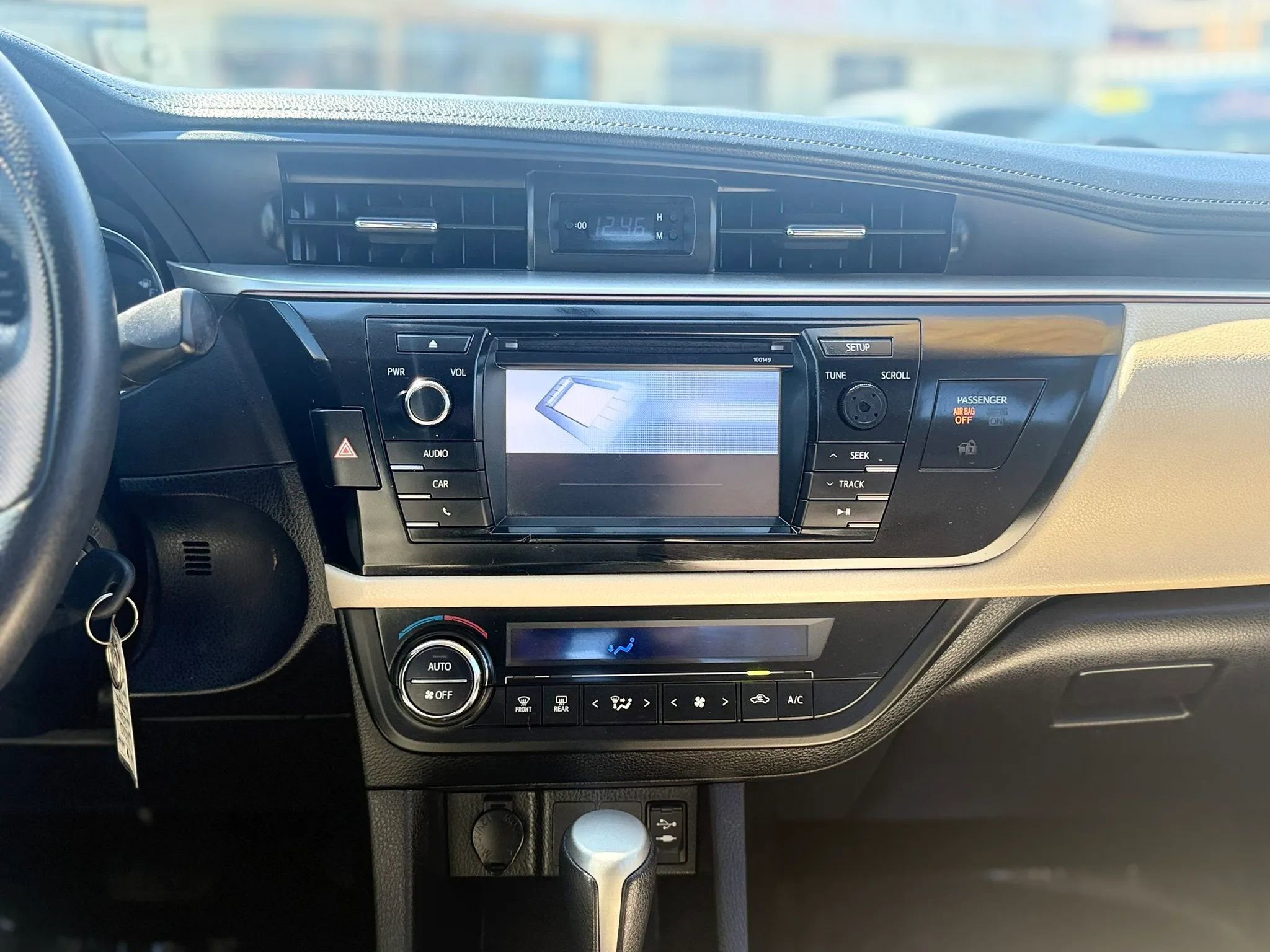 Used 2014 Toyota Corolla LE image 21