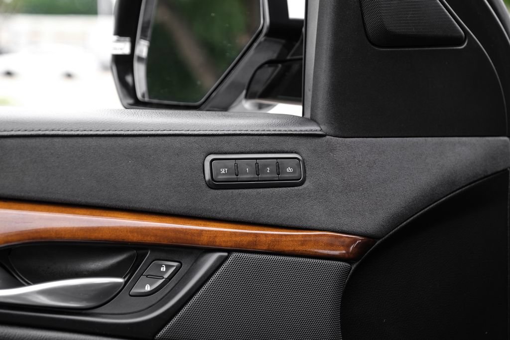 Used 2019 Cadillac Escalade ESV Premium Luxury RWD image 46