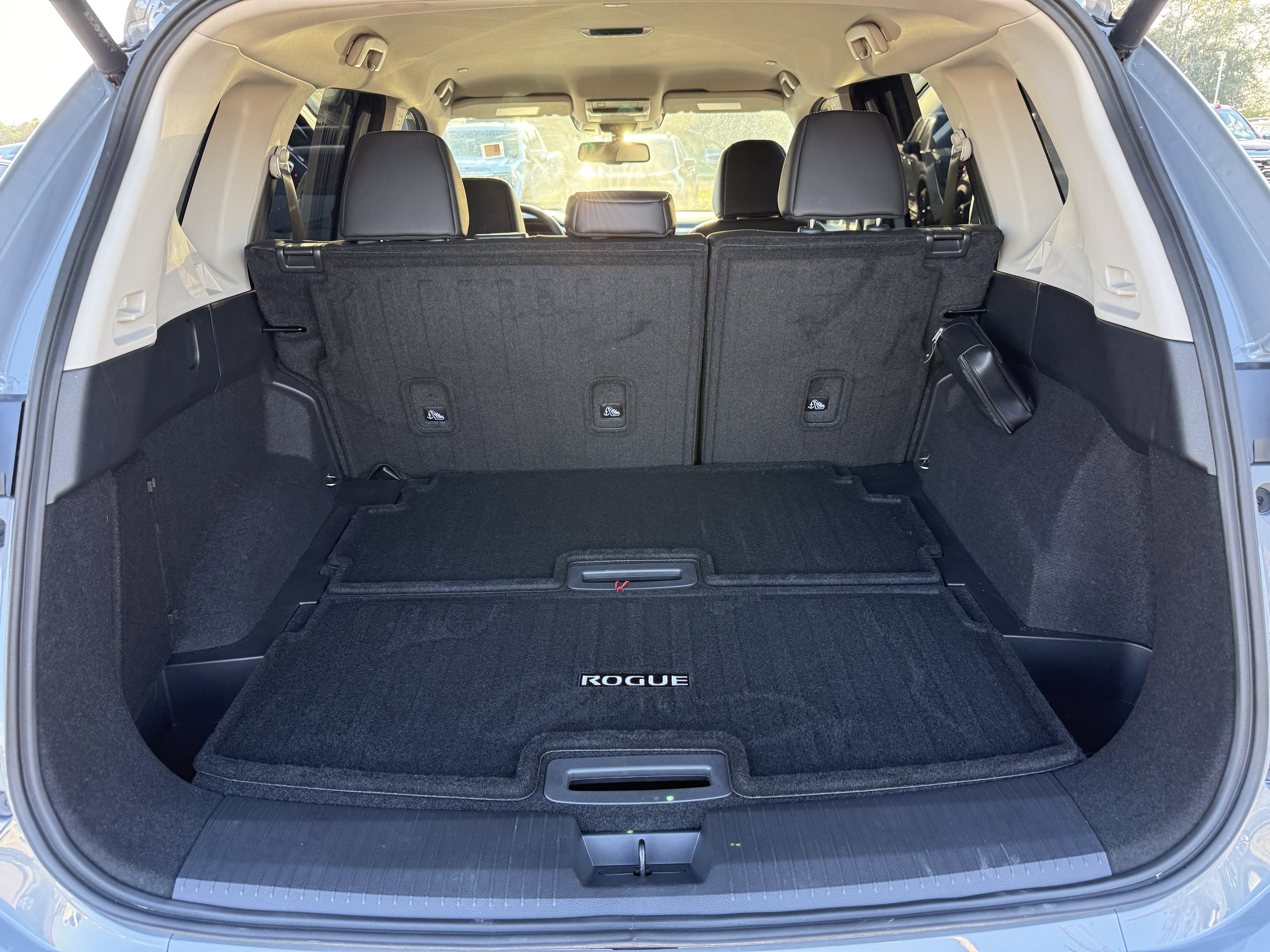 Used 2025 Nissan Rogue SL image 30