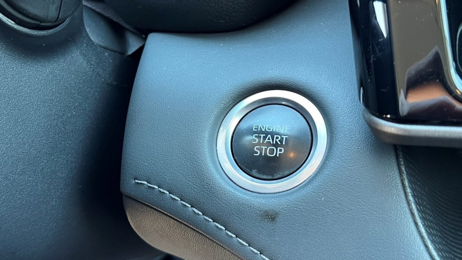 Used 2024 Toyota Highlander XLE image 25