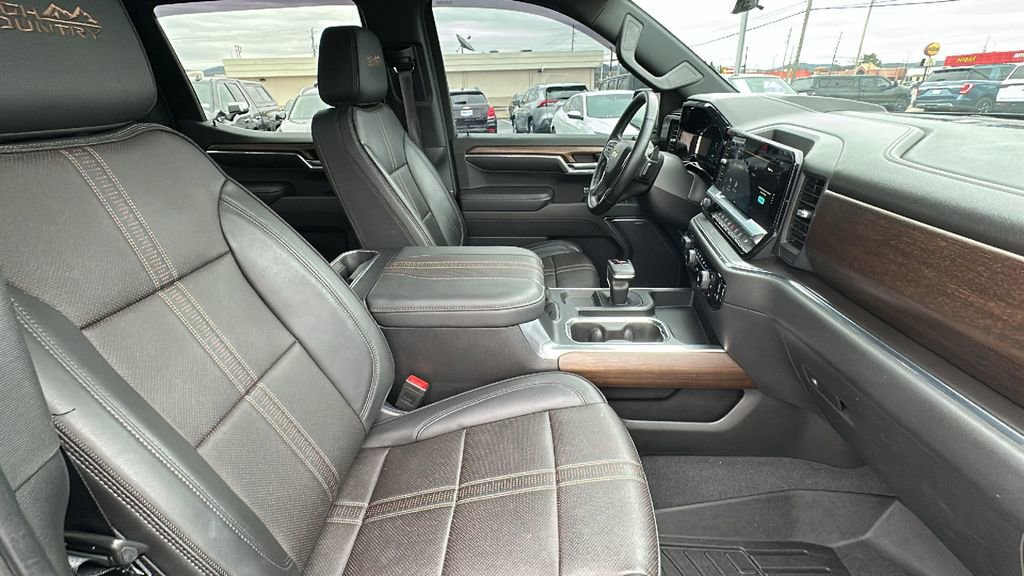 Certified 2023 Chevrolet Silverado 1500 High Country w/ Technology Package image 15