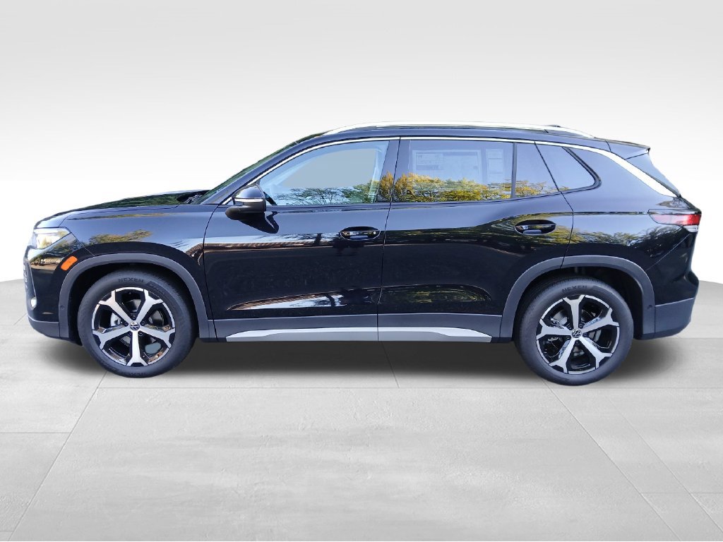 New 2027 Volkswagen Tiguan SE FWD image 2