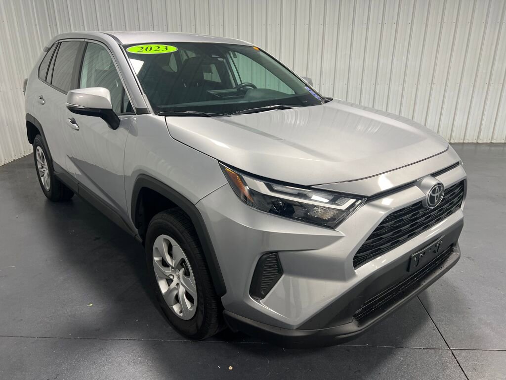 Used 2023 Toyota RAV4 LE image 17