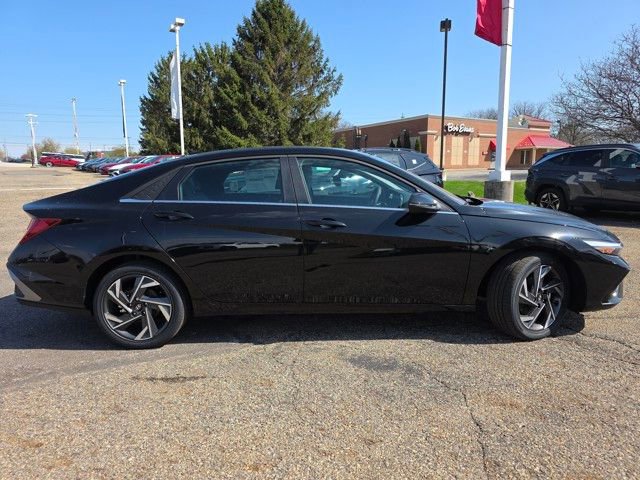 Certified 2025 Hyundai Elantra Limited image 20