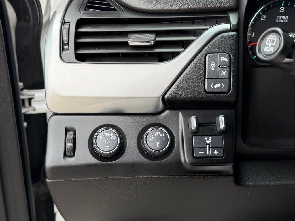 Used 2017 Chevrolet Tahoe LT image 26