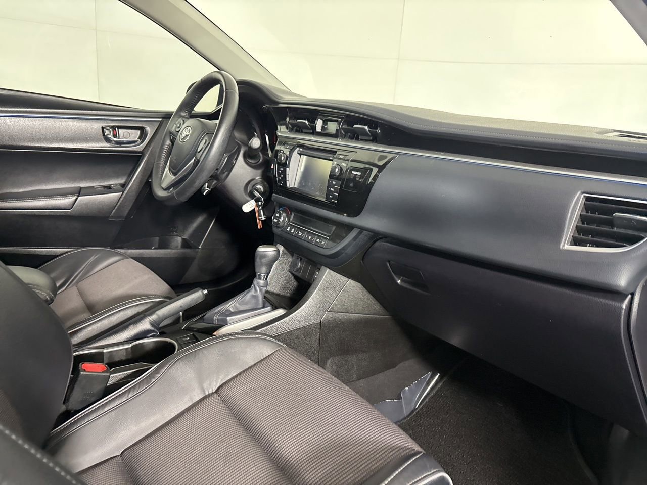 Used 2016 Toyota Corolla L image 31