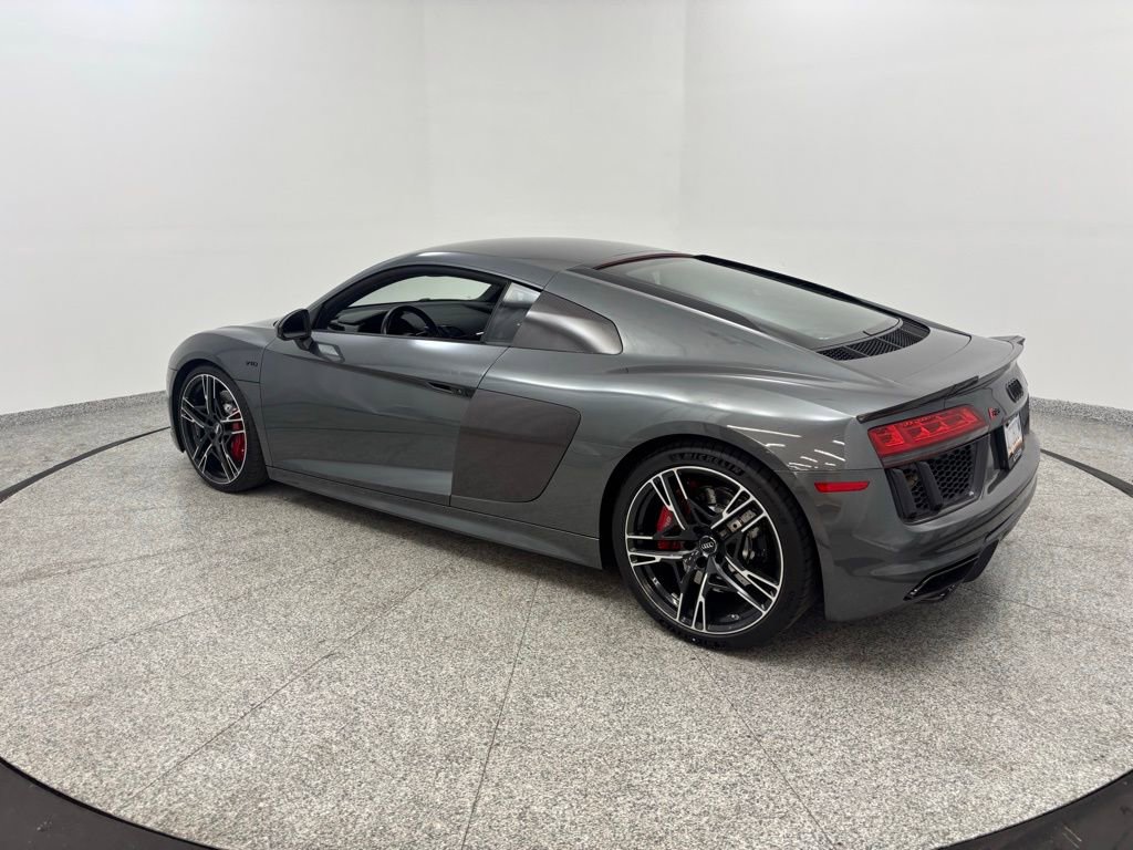 Used 2018 Audi R8 V10 w/ Premium Package image 21