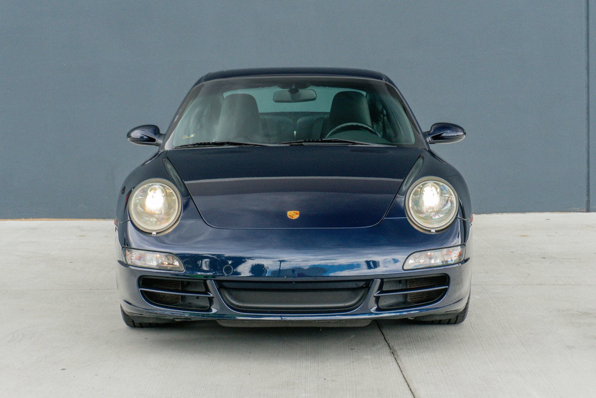 Used 2005 Porsche 911 Carrera RWD image 4
