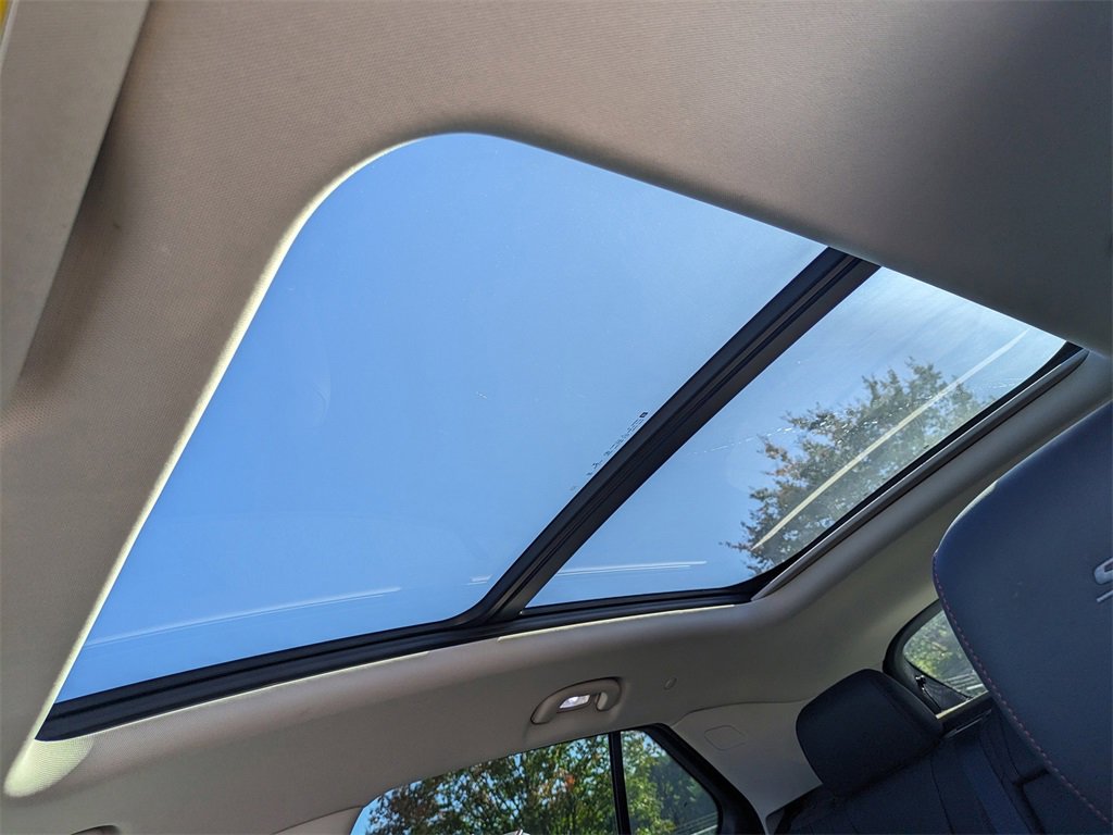 Used 2022 Buick Envision Essence w/ Sport Touring Package image 20