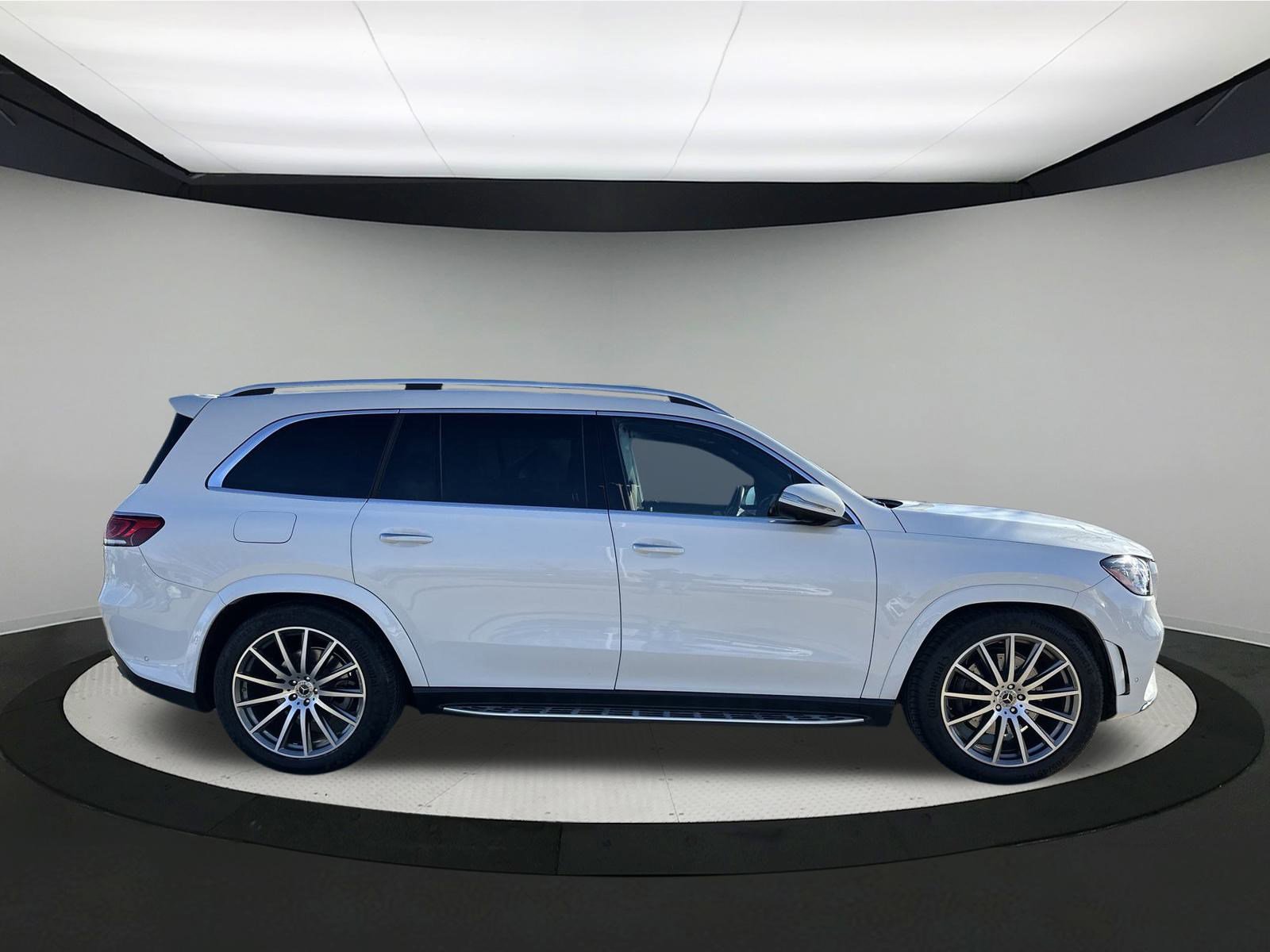 Used 2023 Mercedes-Benz GLS 450 4MATIC image 3