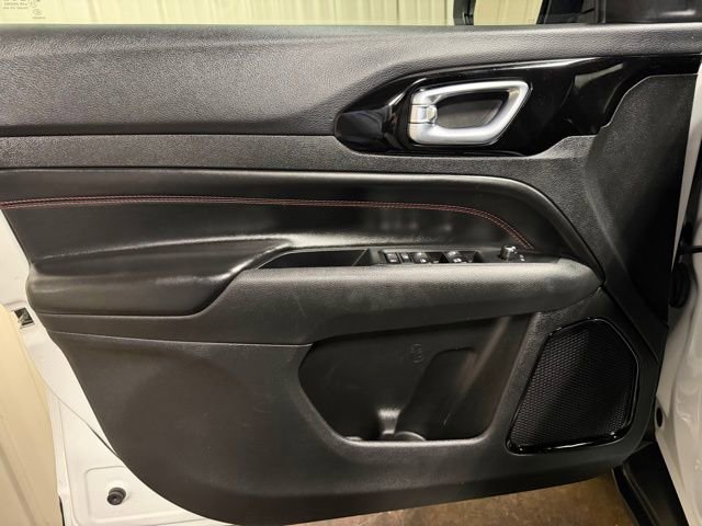 Used 2023 Jeep Compass Trailhawk image 12