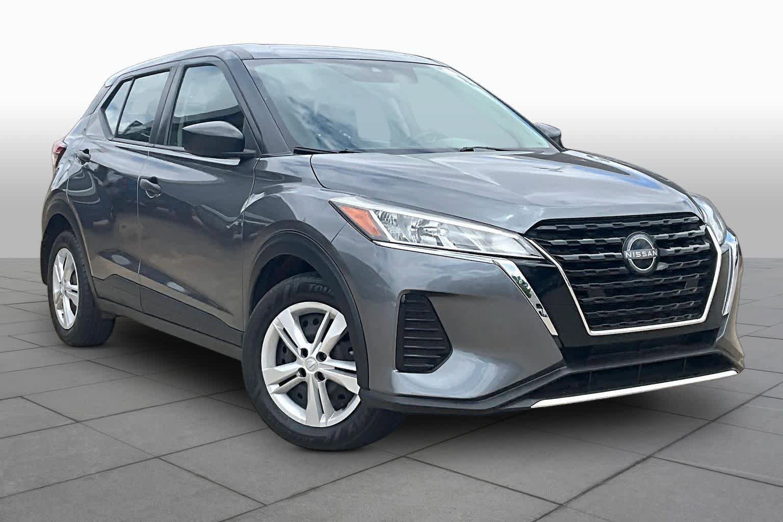 Used 2023 Nissan Kicks S FWD image 3